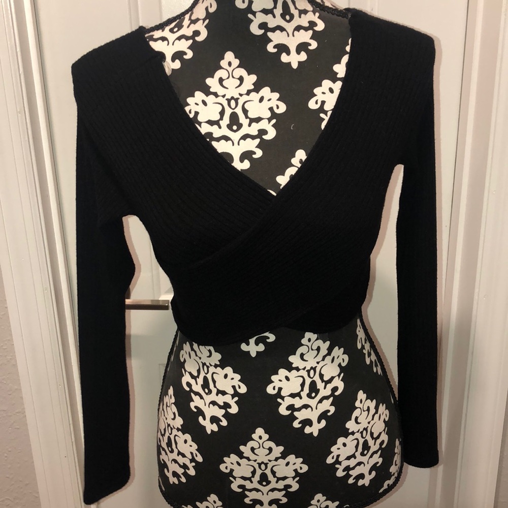 Black wrap up Longsleeve crop top